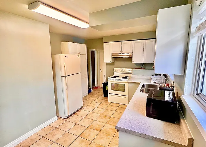 D9 Room Near Airport